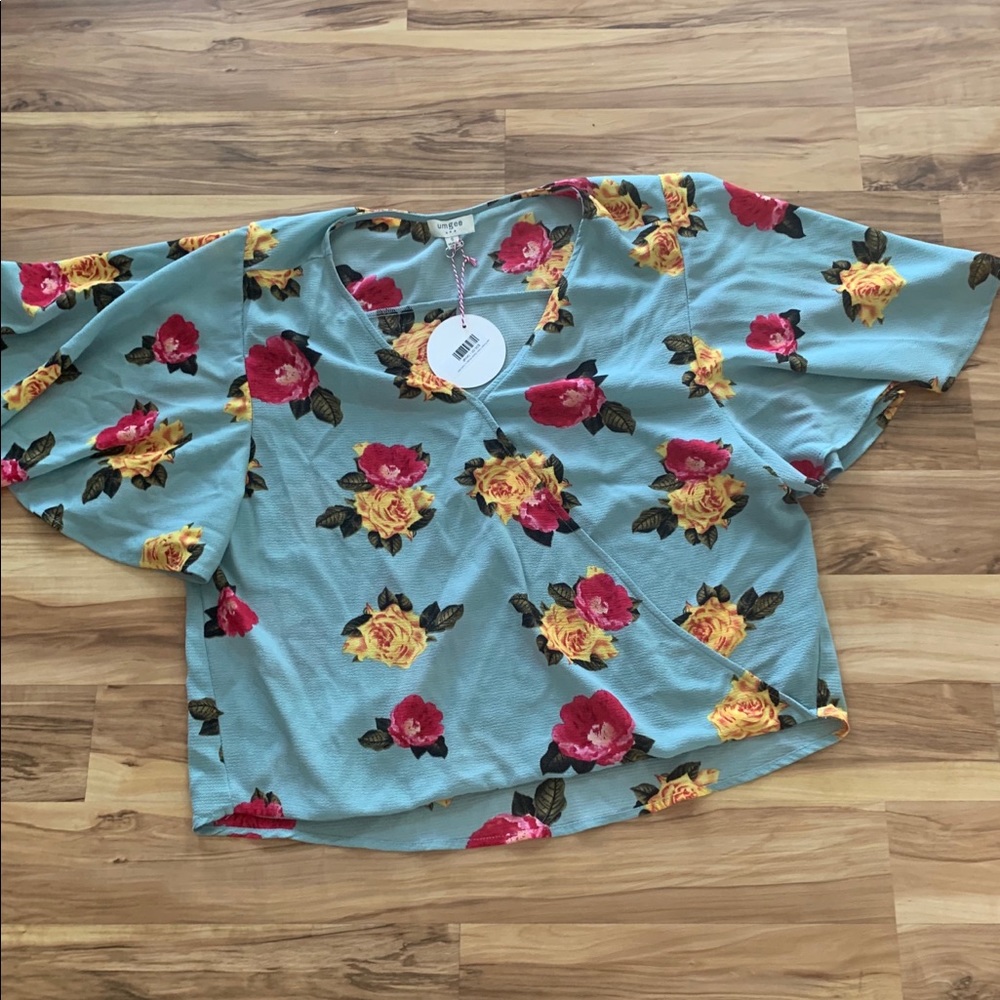 Rose Printed Flutter Sleeve Blouse